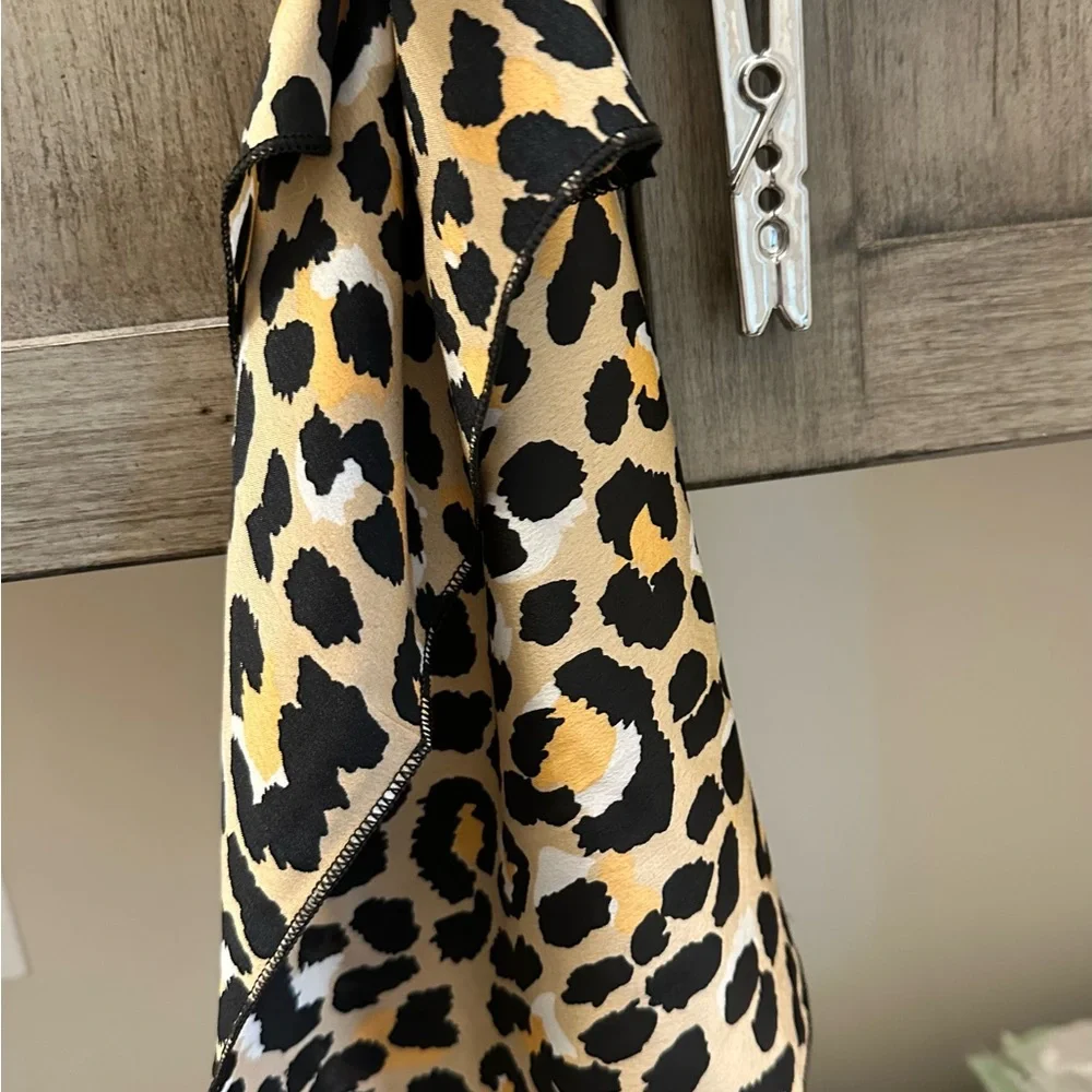 Small Leopard silky scarf